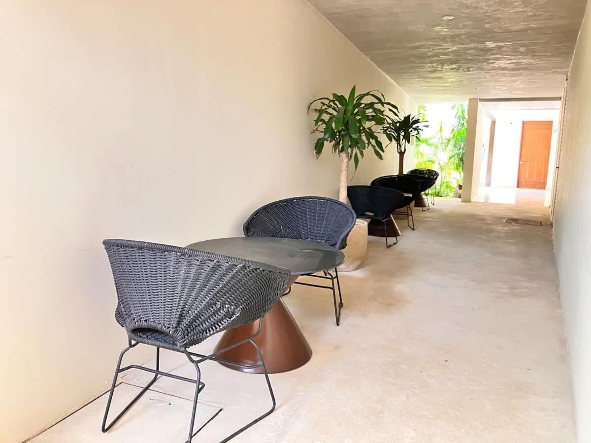 Center Family Double Four Guest With Free Parking Pool Ac Kitchenette Near *